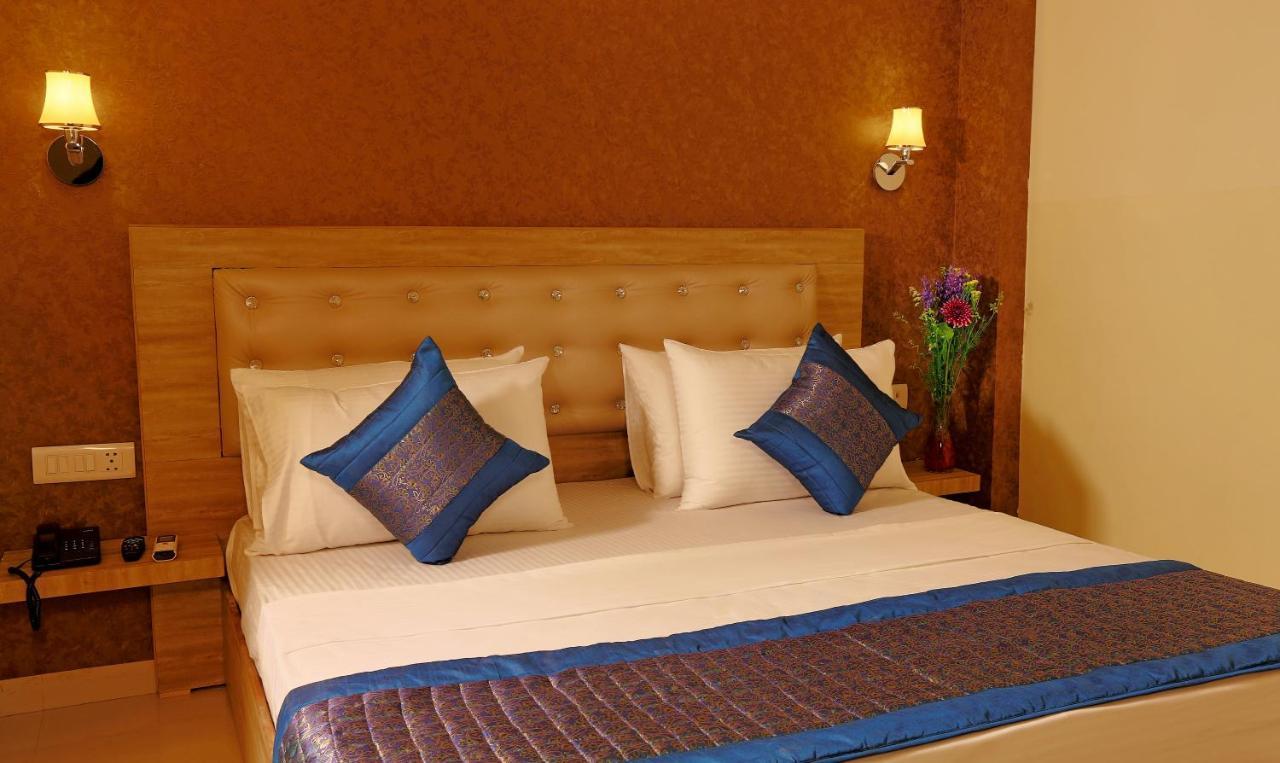 Hotel Airport City New Delhi Buitenkant foto
