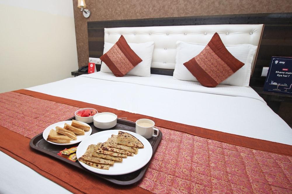 Hotel Airport City New Delhi Buitenkant foto