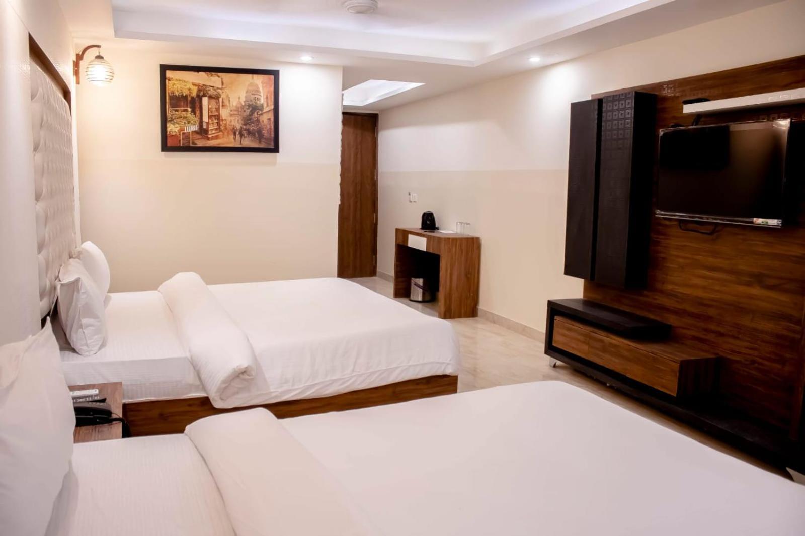 Hotel Airport City New Delhi Buitenkant foto