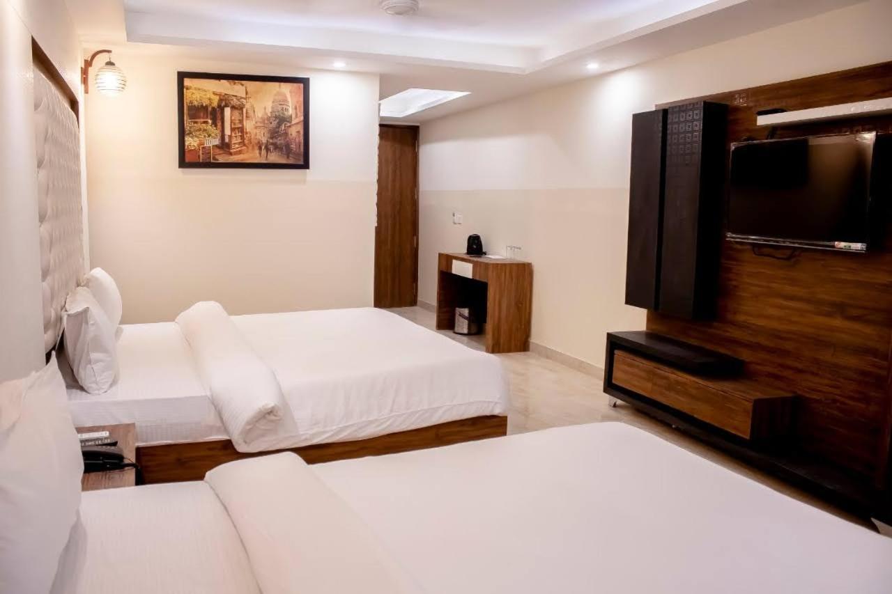 Hotel Airport City New Delhi Buitenkant foto