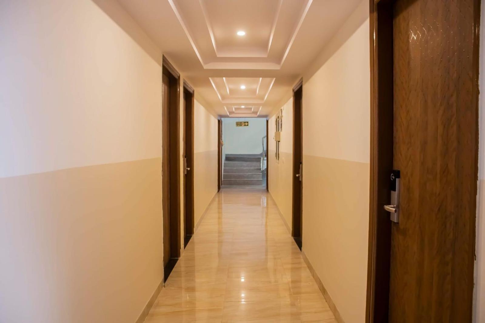 Hotel Airport City New Delhi Buitenkant foto
