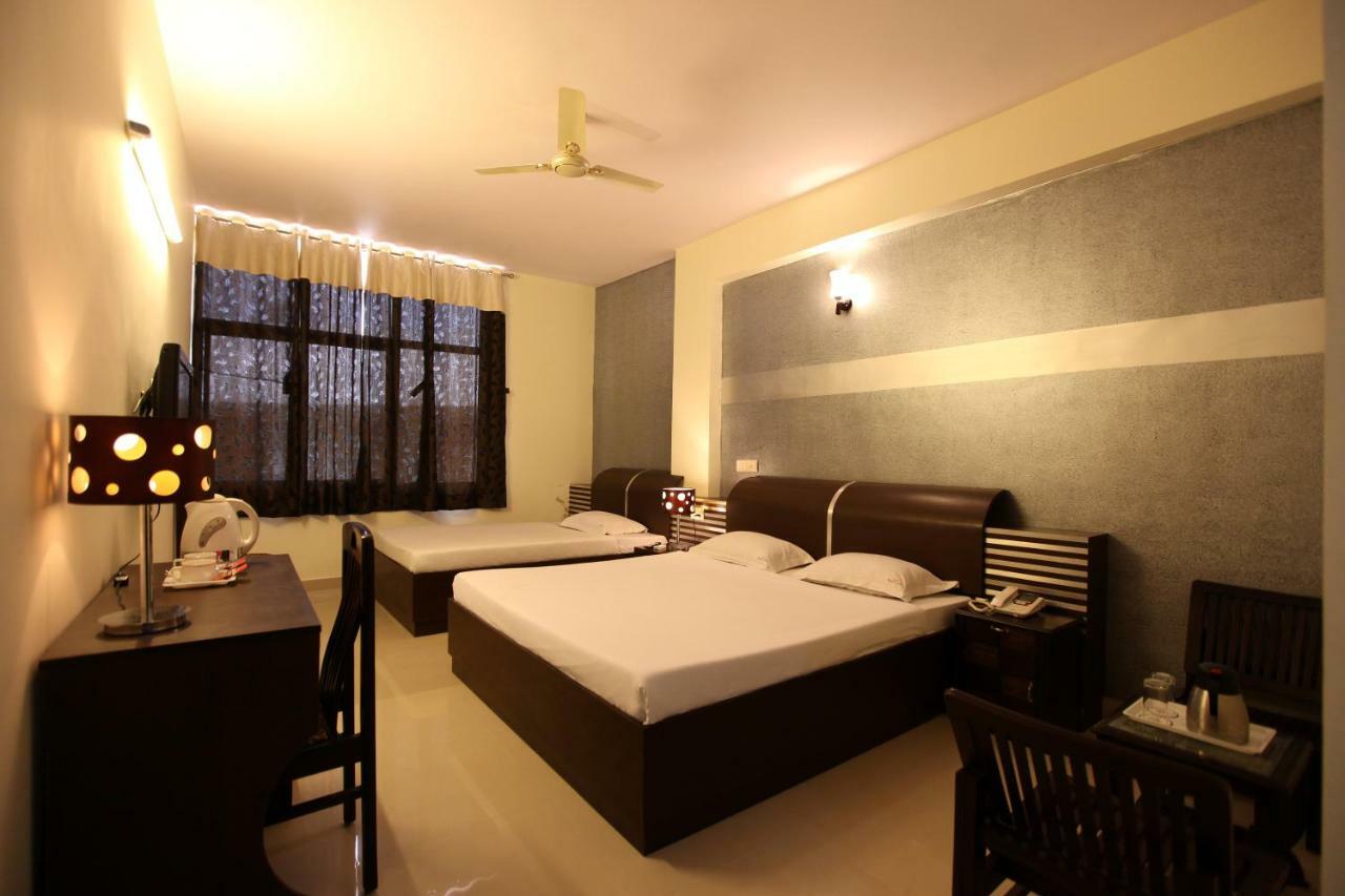 Hotel Airport City New Delhi Buitenkant foto