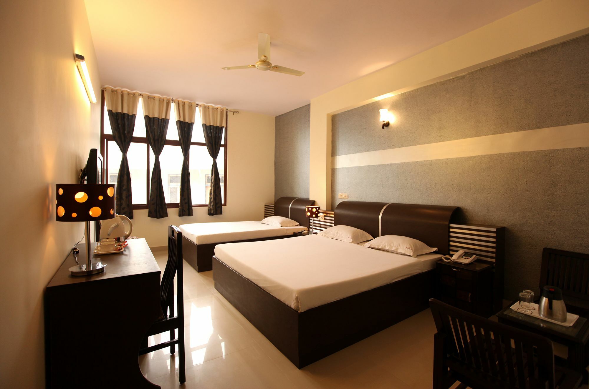Hotel Airport City New Delhi Buitenkant foto
