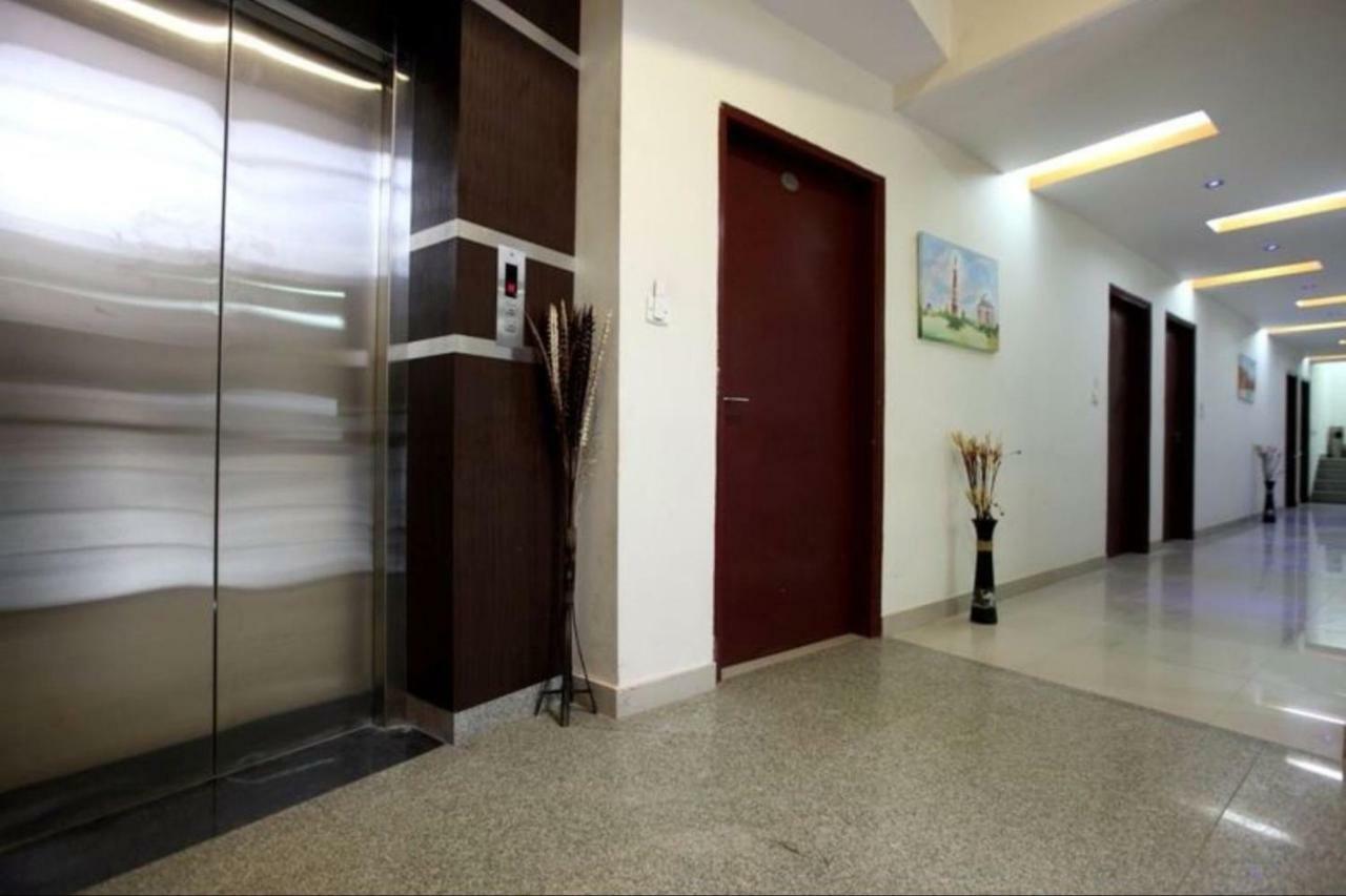 Hotel Airport City New Delhi Buitenkant foto