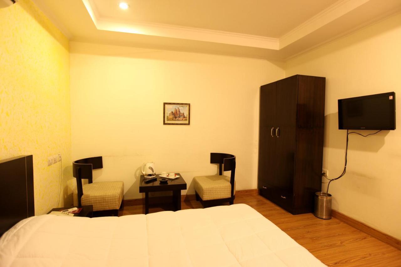 Hotel Airport City New Delhi Buitenkant foto