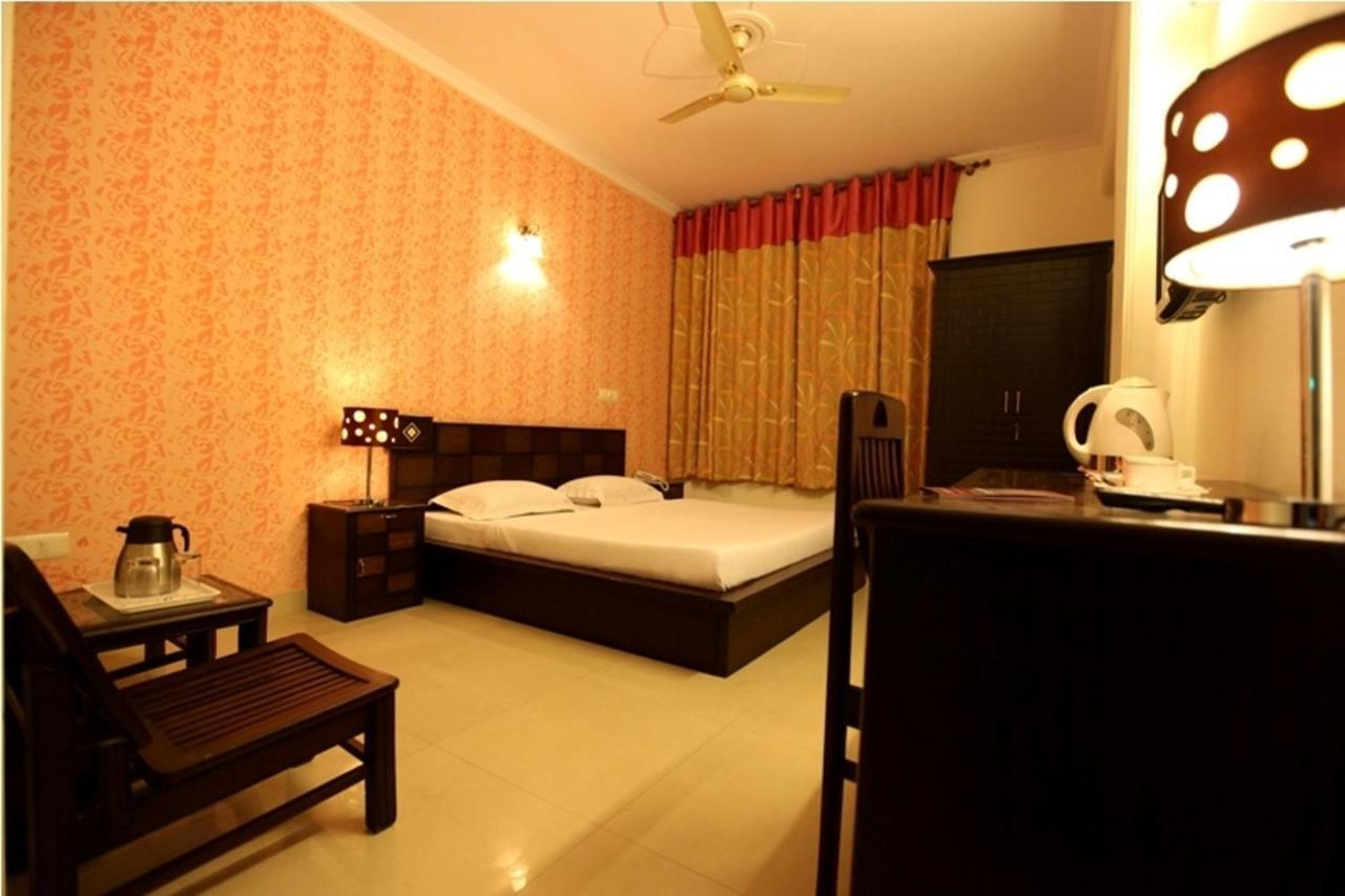 Hotel Airport City New Delhi Buitenkant foto